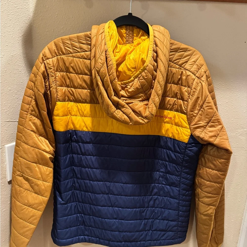 Cotopaxi Women’s Gold and Blue Hooded Down Jacket - Picture 5 of 13